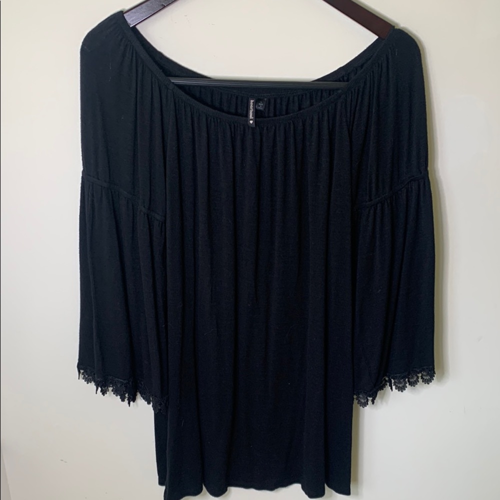 HeartSoul Elegant Black Women's Top on it off shoulder tunic flowy lace sleeves